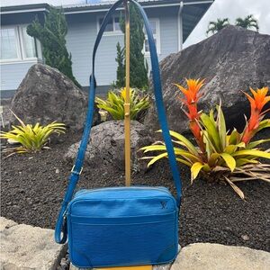 Louis Vuitton Trocadero Blue Epi Leather Crossbody Bag Vintage Made in France